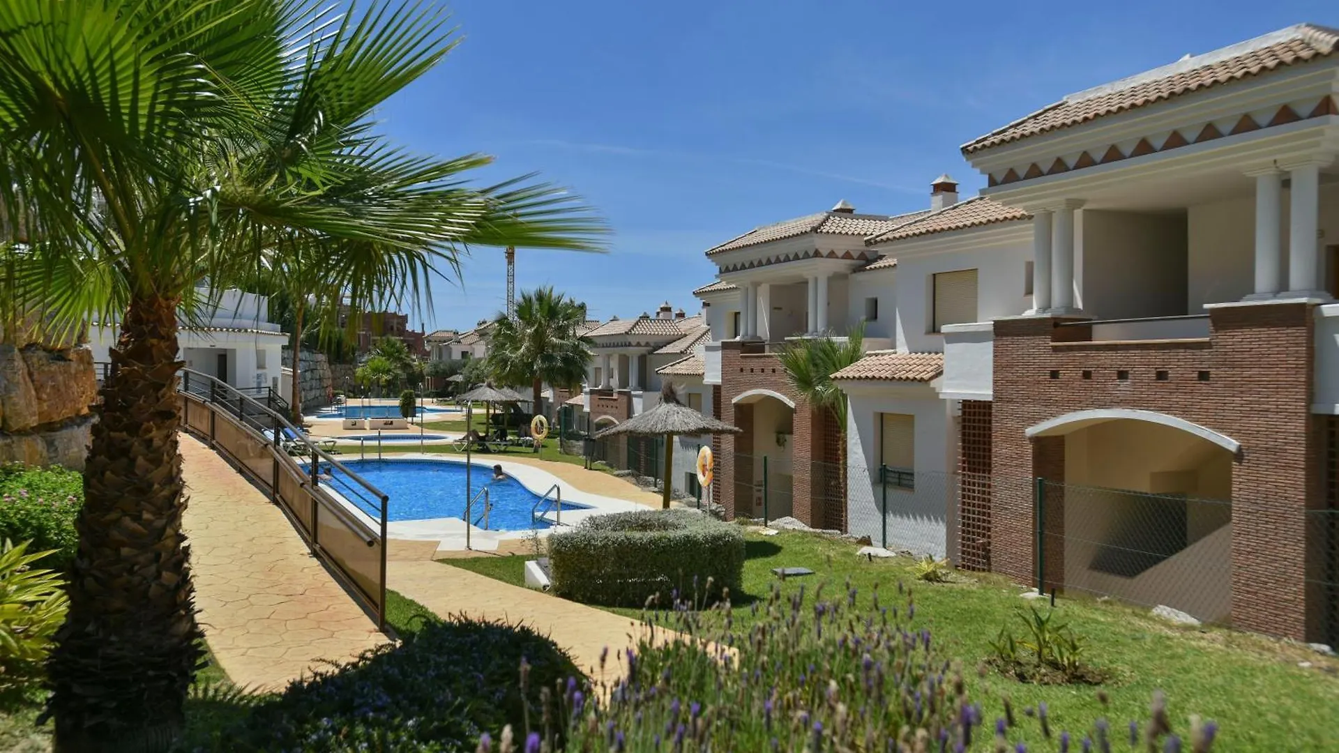 Moderno Apartamento Con Jardin - Golf Y Playa Casares Spain
