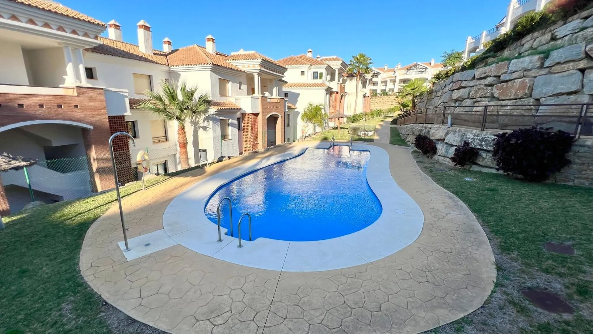 Moderno Apartamento Con Jardin - Golf Y Playa Casares