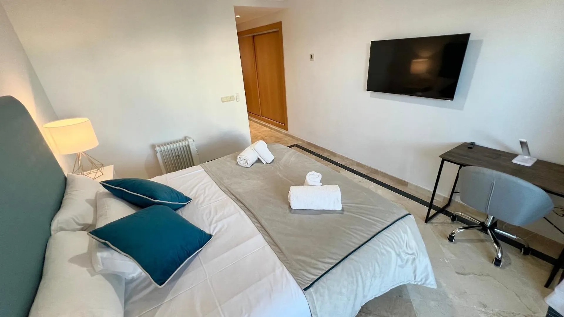 Moderno Apartamento Con Jardin - Golf Y Playa Casares Spain